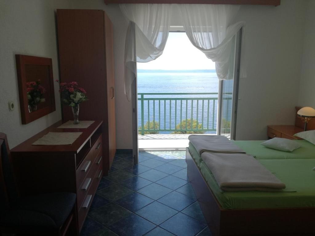 Apartments By The Sea Baska Voda, Makarska - 14881 Buitenkant foto